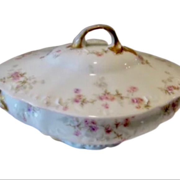 Porcelain Theodore  Haviland Covered Serving Bowl. - Picture 1 of 7